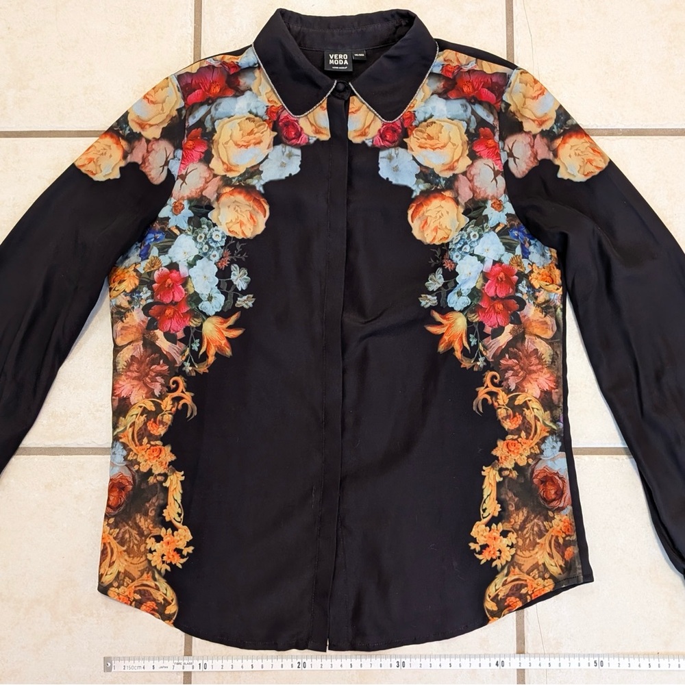 Size Small Vero Moda Floral Blouse Collared Button Down Shirt with Metallic Trim - Picture 9 of 15